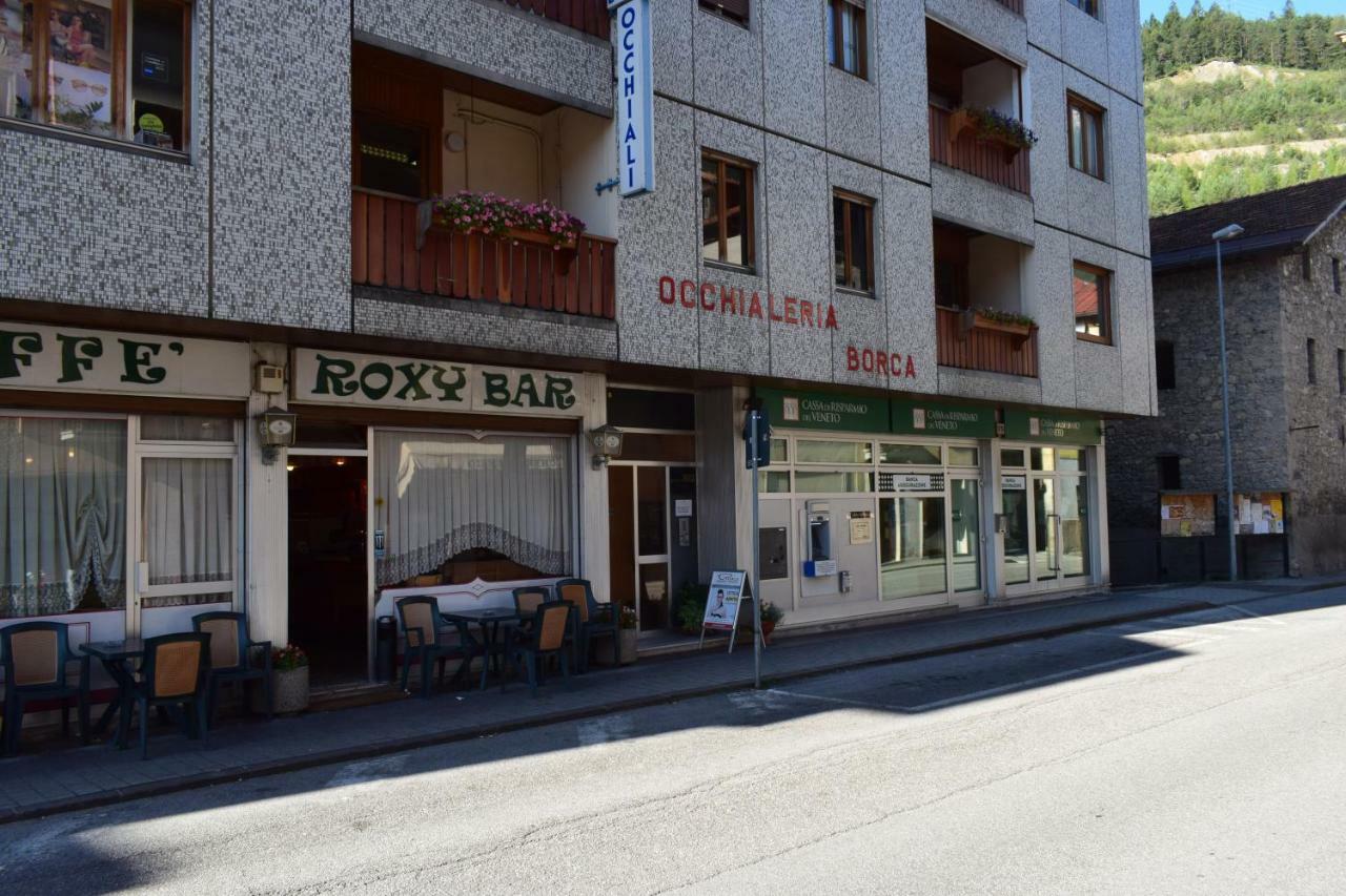 Lozzo Di Cadore - Dolomiti - Piazza IV Novembre Lozzo Cadore Extérieur photo