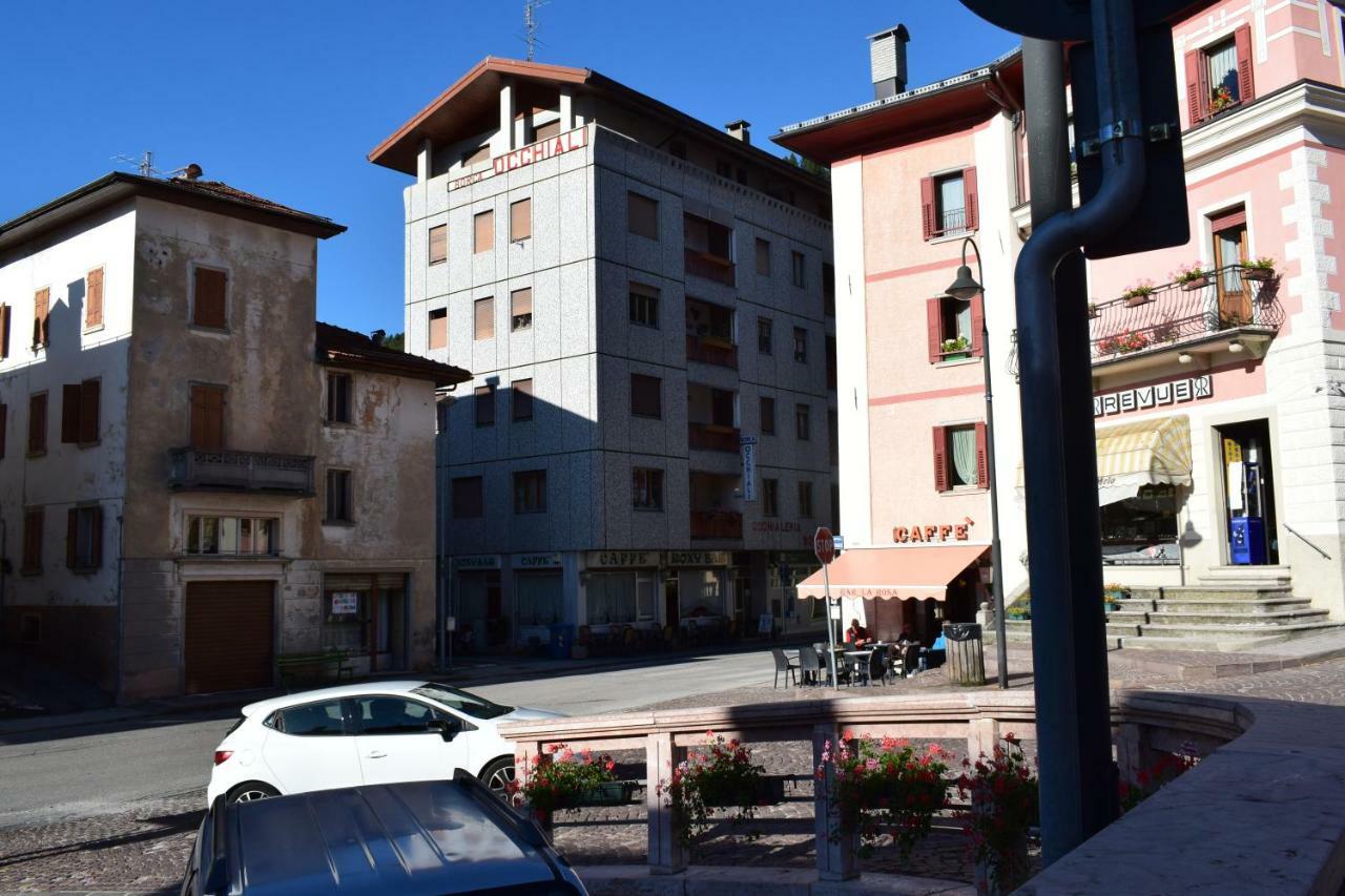 Lozzo Di Cadore - Dolomiti - Piazza IV Novembre Lozzo Cadore Extérieur photo